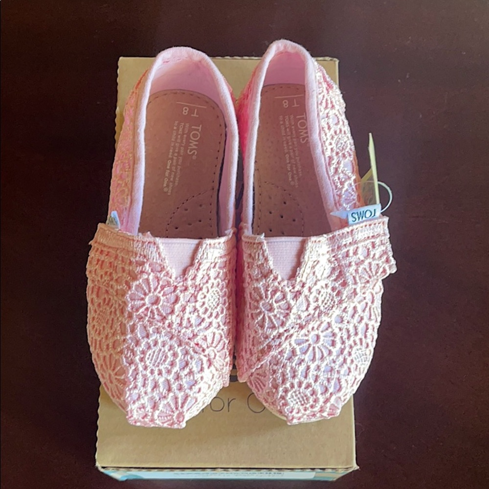 Toms Classics Soft Pink Crochet Shoe Toddler Sz 8